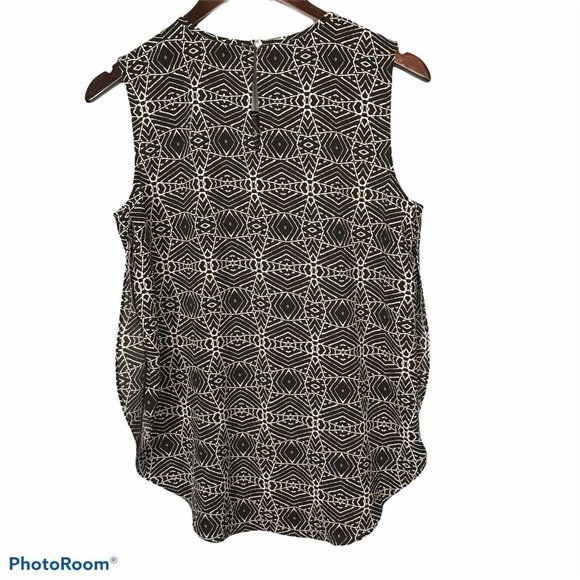 Vince Camuto Women’s Blouse M Medium Black White Geometric Print - Picture 6 of 12